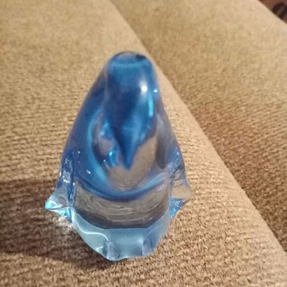 Art Glass Penguin Figurine Paperweight Commemorative Fine Arts Gallery 3.25" - Picture 1 of 3